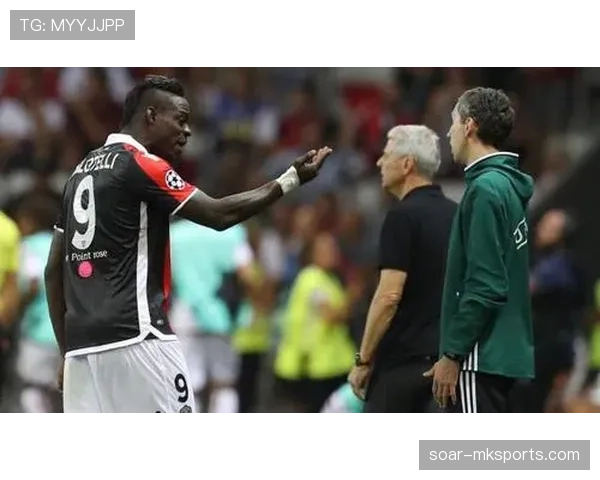 巴洛特利训练迟到还顺走队友早餐？